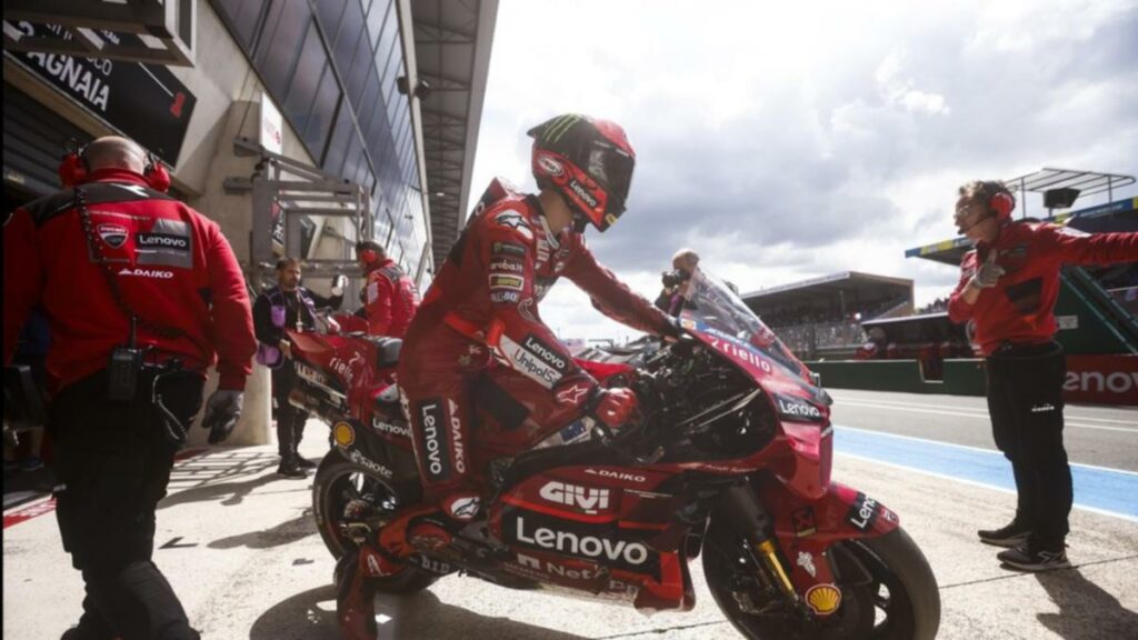 Bagnaia takes pole after French MotoGP qualifying
