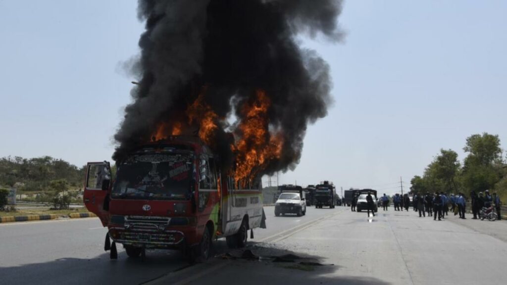 Pakistan police told to arrest after deadly unrest