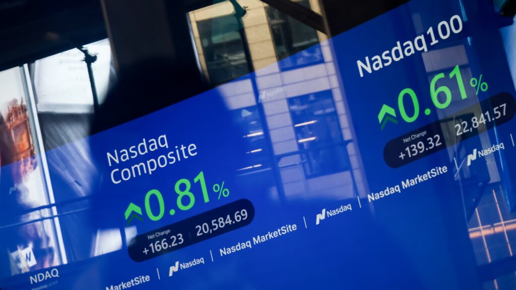 UBS downgrades U.S. tech sector despite a recovery