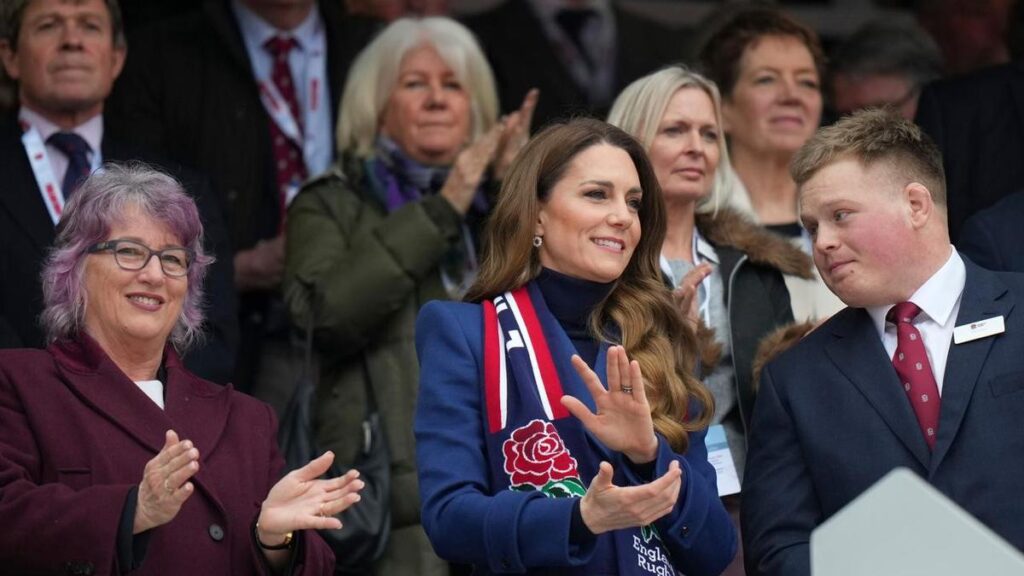 Kate makes first public appearance since Andrew arrest