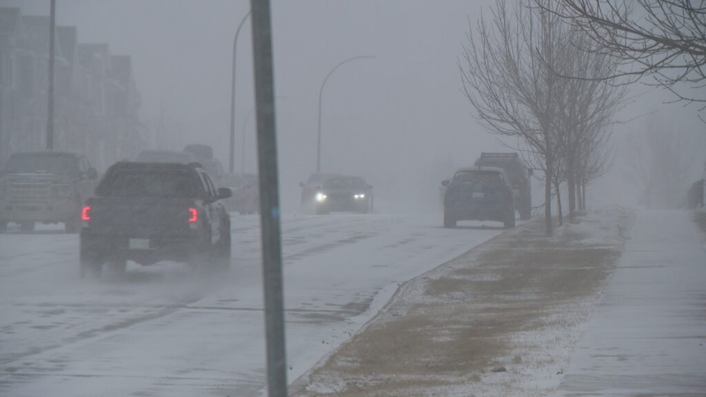 February snowstorm hits Saskatchewan after brief taste of spring