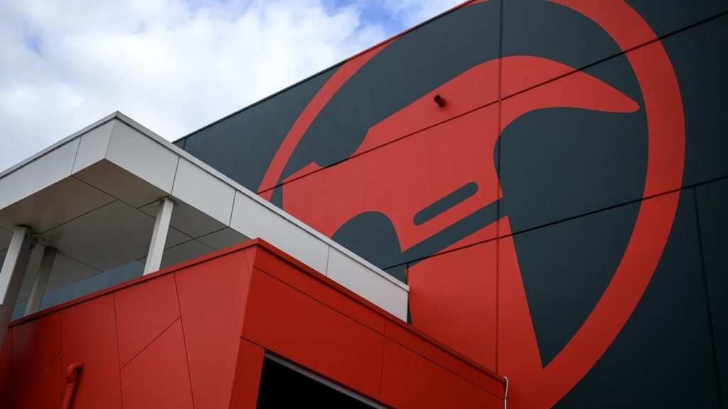 The Bunnings cash machine delivers bigger Wesfarmers payout but Rob Scott warns of consumer uncertainty