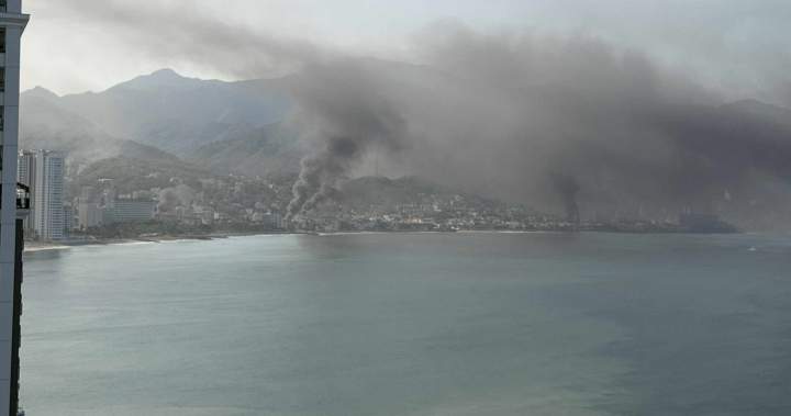 Canadians say Puerto Vallarta a ‘warzone’ amid escalating violence – National