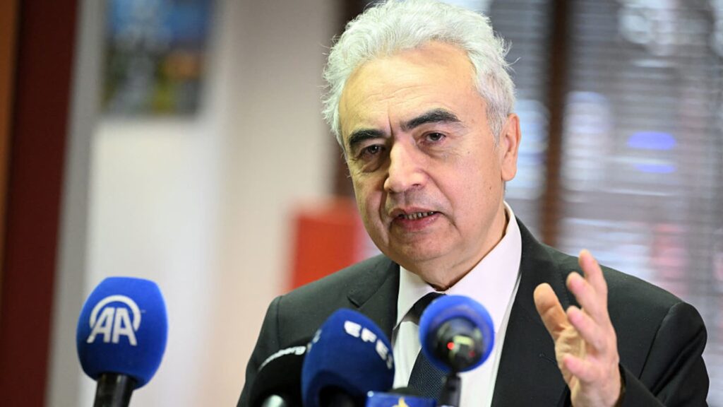 5 things to know before the market opens Thursday