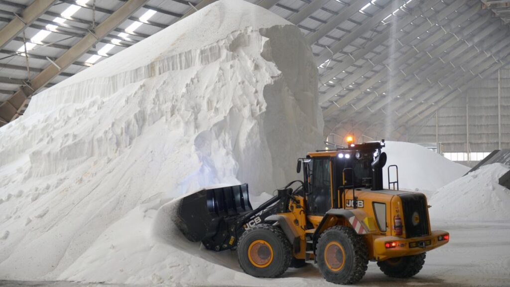 ‘Real strife’: WA agribusiness watchers fear oil and fertiliser surge could push up food prices