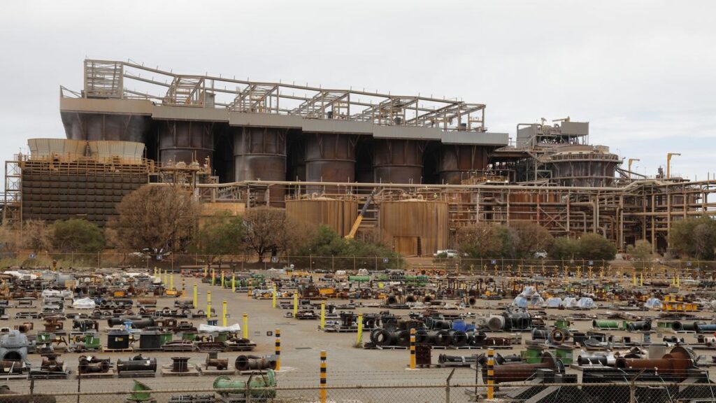 WA domestic gas: Alcoa curtails alumina refineries after Cyclone Narelle hits energy production