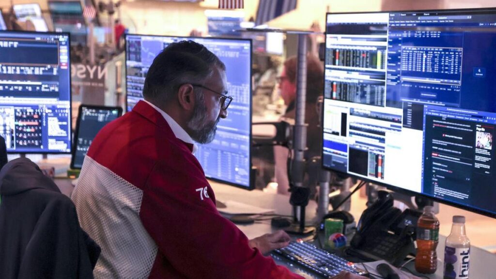 Wall Street advances on Middle East de-escalation hopes