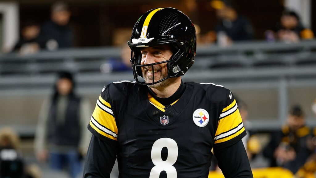 Aaron Rodgers makes crude comment about wife on ‘The Pat McAfee Show’