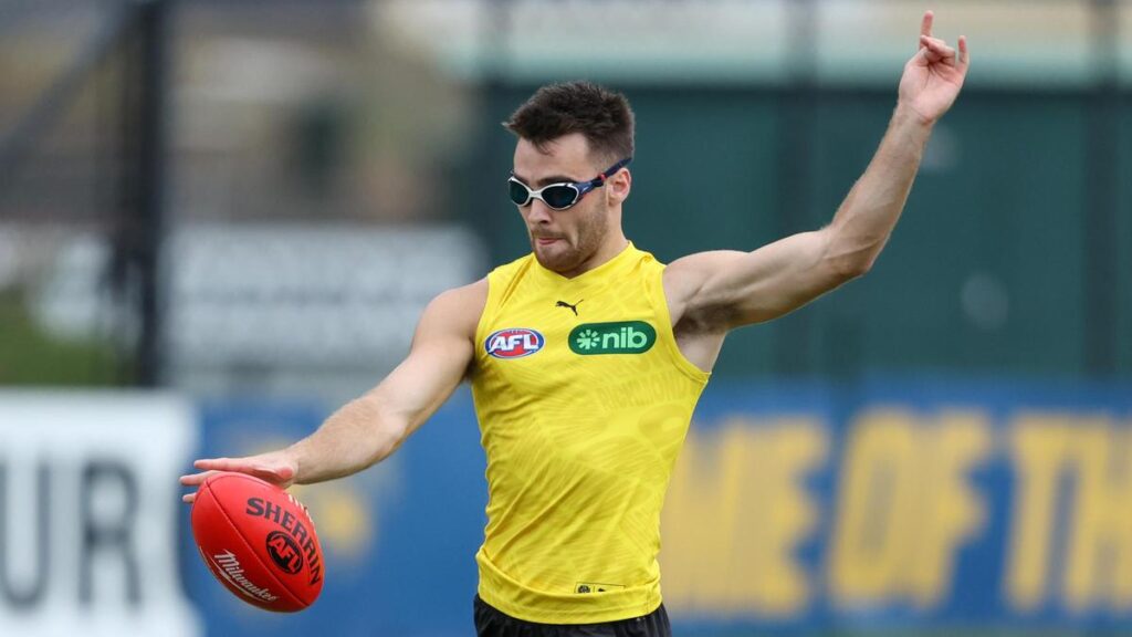 Fremantle and Richmond expected to avoid wet weather from cyclone Narelle as Seth Campbell trains in goggles
