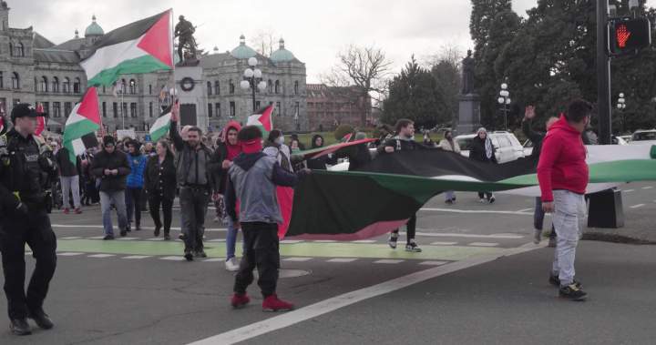 Victoria police changing response to weekly pro-Palestinian rally after 126 weeks – BC