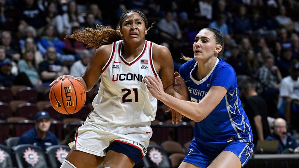 Who is in the women’s college basketball tournament?