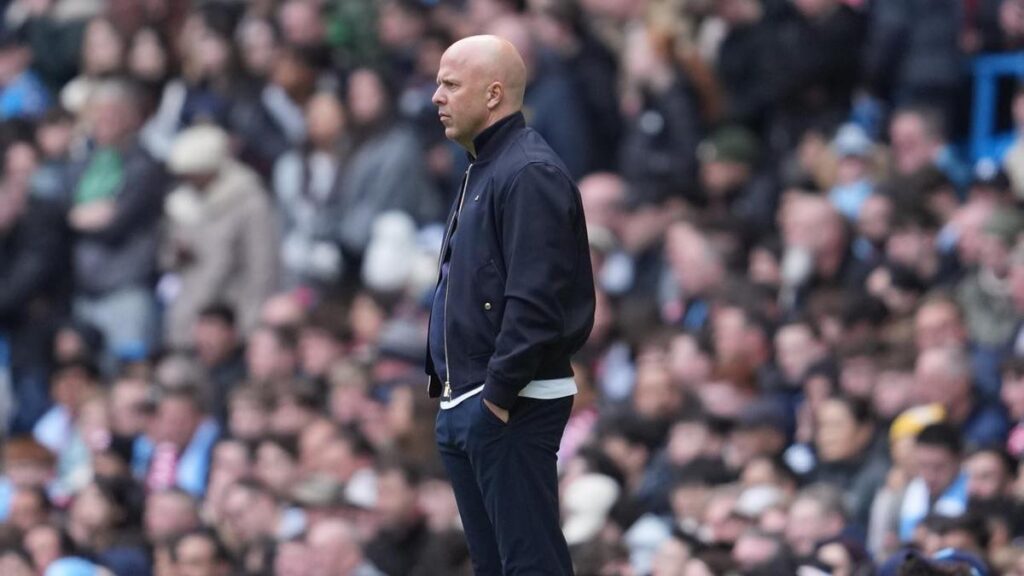 Heat intensifies on Slot as Liverpool crushed in FA Cup