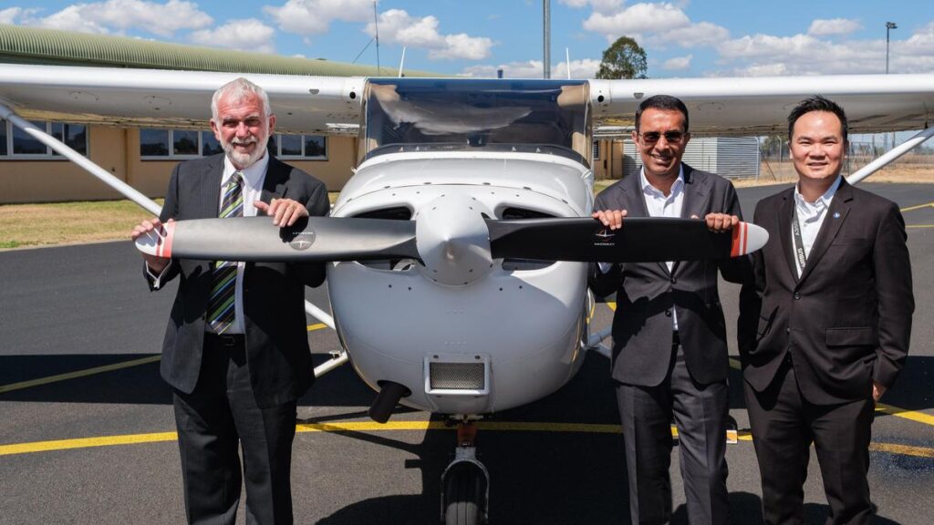 Singapore Airlines steps up pilot training in Australia