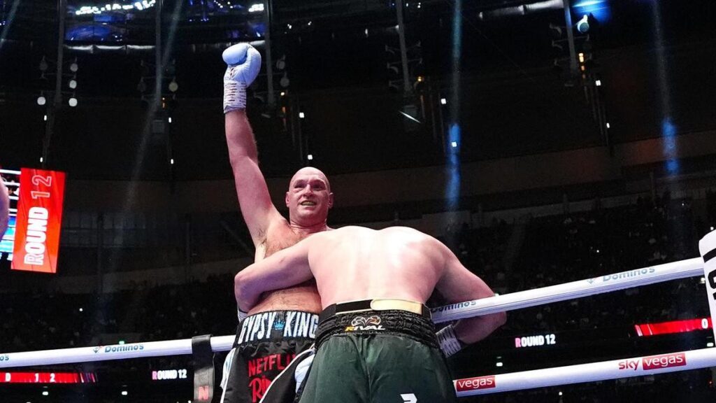 Fury cruises to decision win in heavyweight return