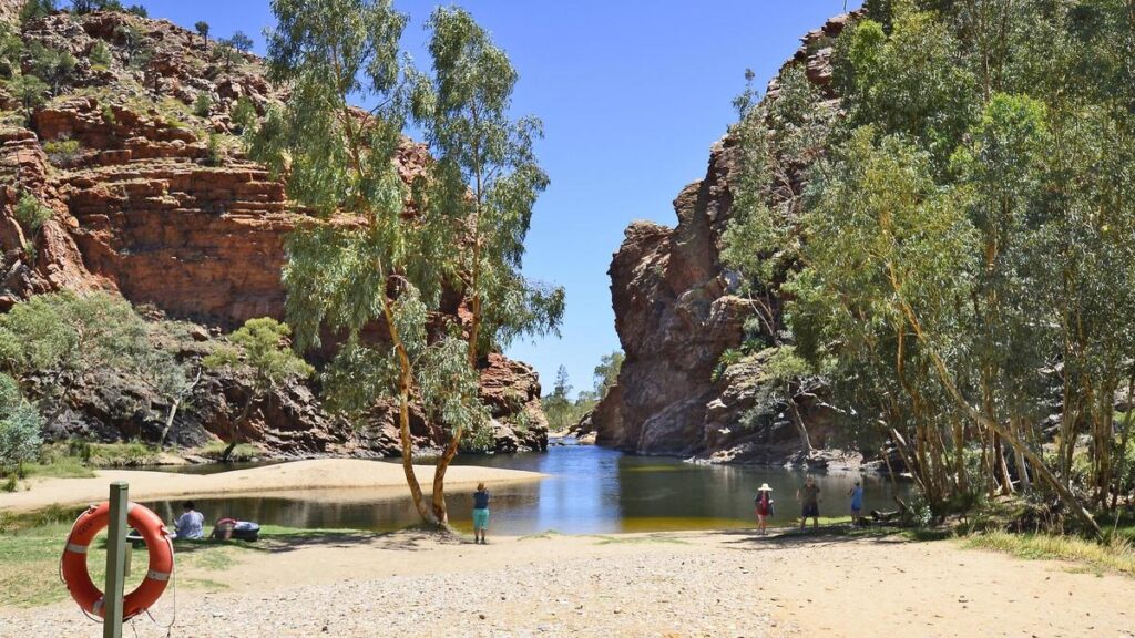 25yo woman drowns at popular swimming spot near Alice Springs