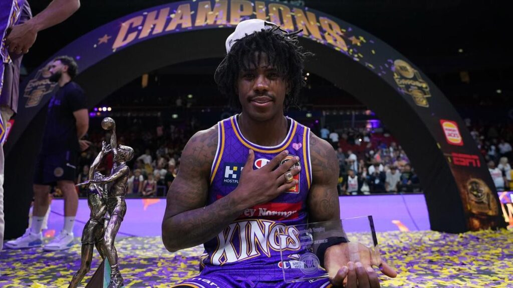 Davis wants new Kings deal if NBA doesn’t come knocking