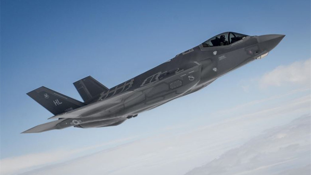 Air Force F-35 fighter jet crashes near Las Vegas, pilot injured