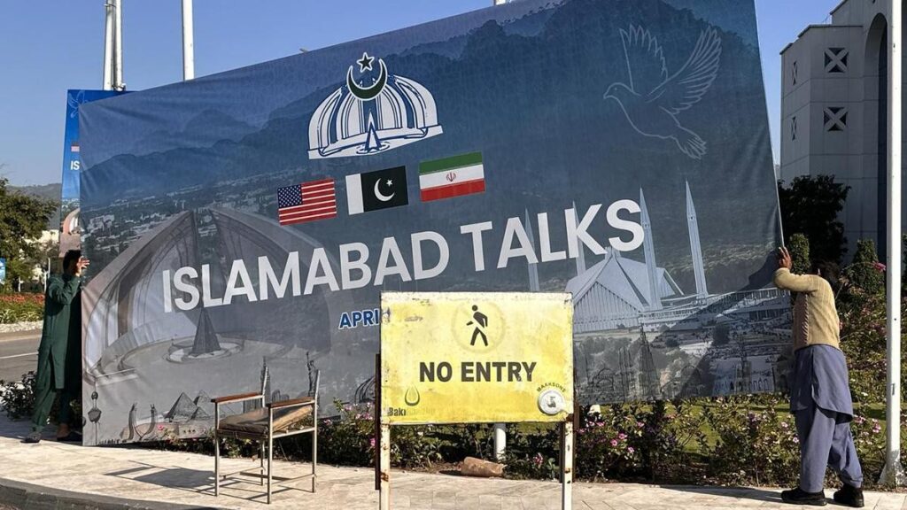 Trump threatens Strait of Hormuz blockade