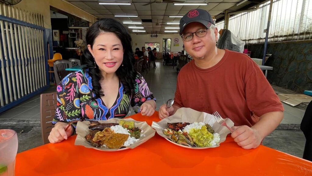 JB food guide: Fire station nasi padang and cafe alley curry chicken in Johor Bahru