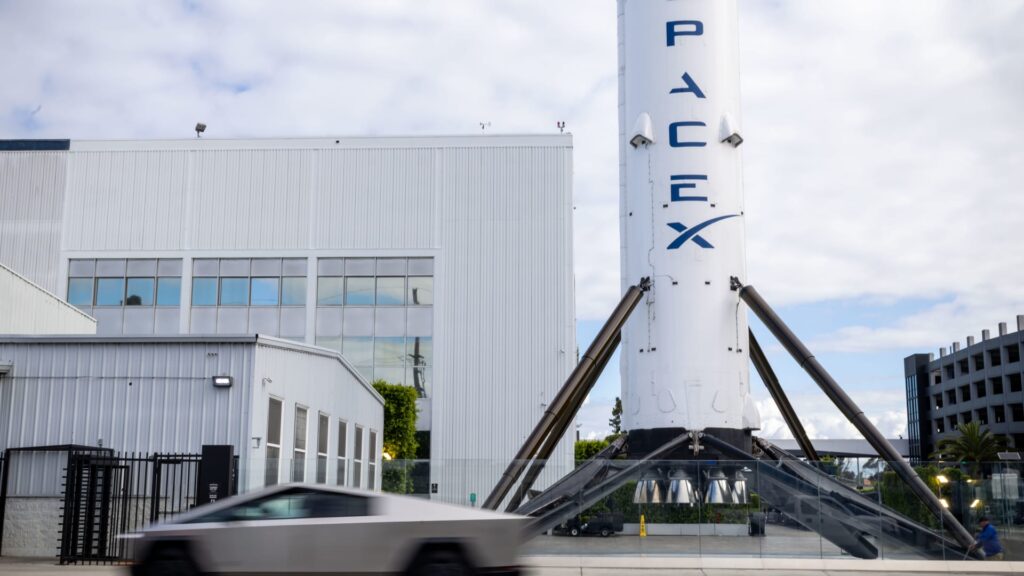 SpaceX launches Starship test flight after prior scrub