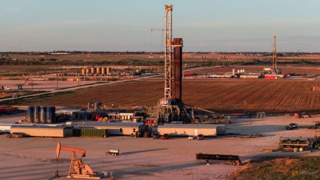 Oil climbs but markets shrug off US-Iran deadlock