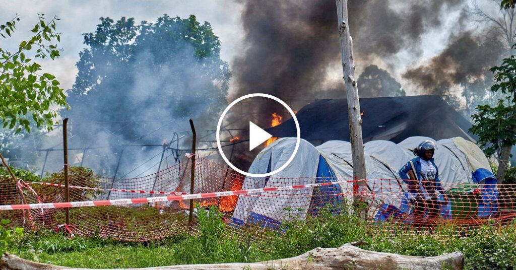 Crowd Burns Ebola Treatment Center in Congo Over Burial Dispute