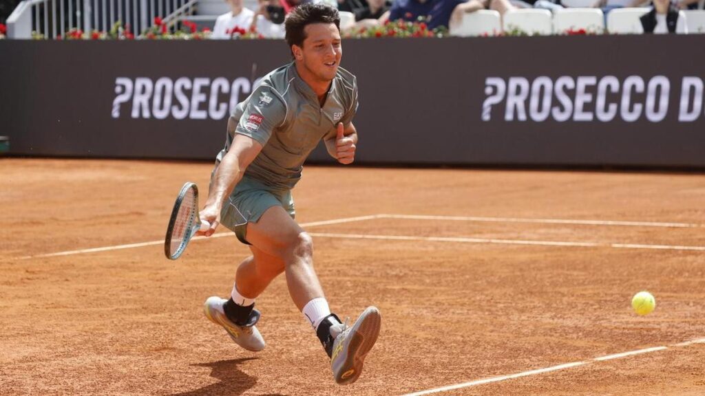 Italian joy as Zverev suffers shock reversal in Rome