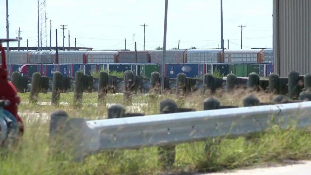 Six illegal migrants found dead in Laredo shipping container at Texas railyard