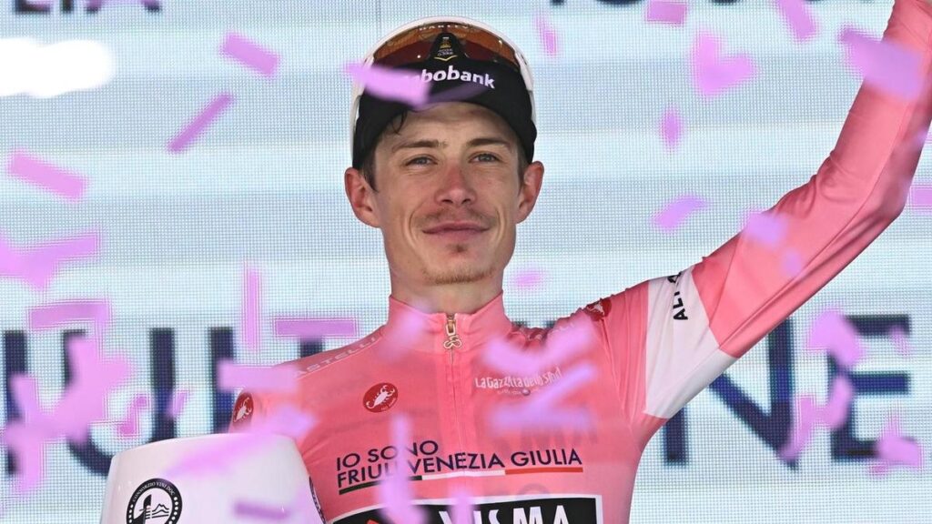 Vingegaard takes contol of Giro as Aussie makes move