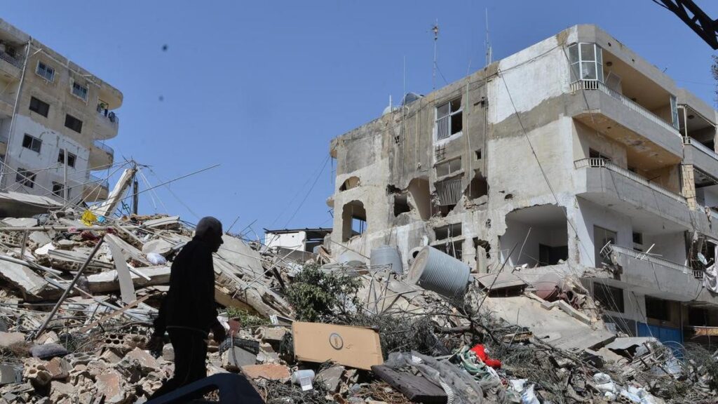 Israeli strikes on southern Lebanon kill 19