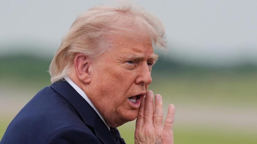 Trump says no rush for Iran deal, US blockade stays