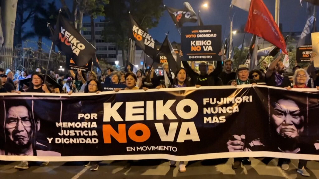 Thousands in Peru protest Fujimori presidential run | Newsfeed