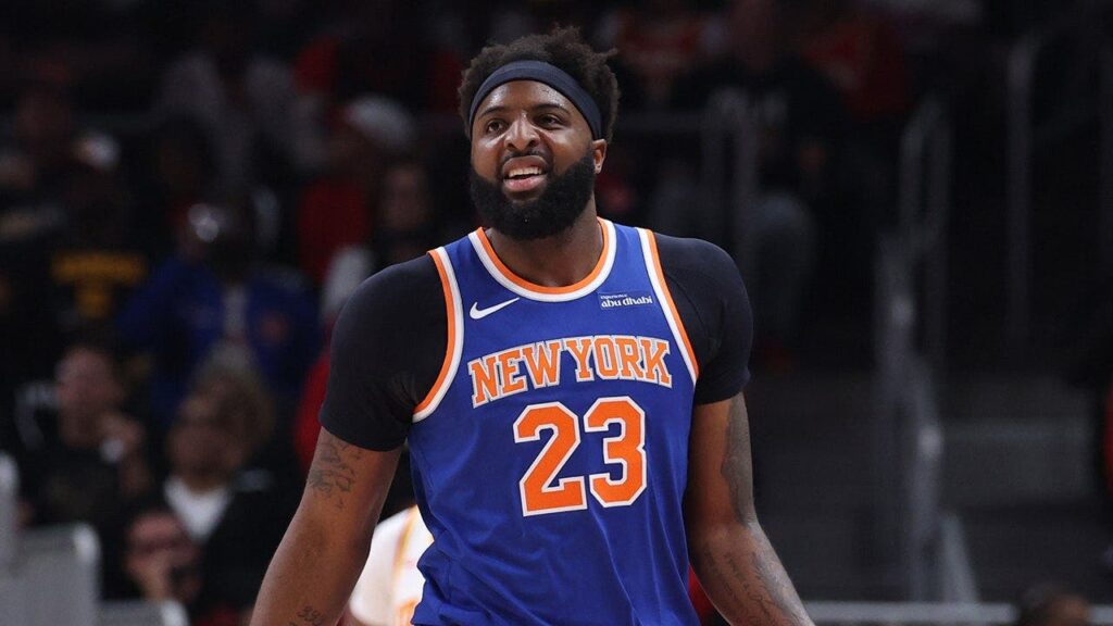 Knicks’ Mitchell Robinson breaks pinky, no timetable for NBA Finals
