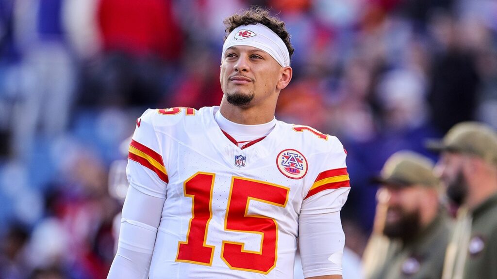 Patrick Mahomes participates in Chiefs OTAs, targets Week 1 ACL return