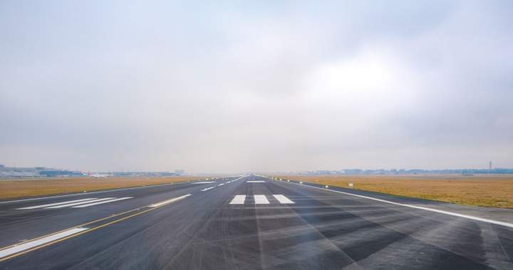 2 injured after aircraft engine failure forces emergency landing in Ontario