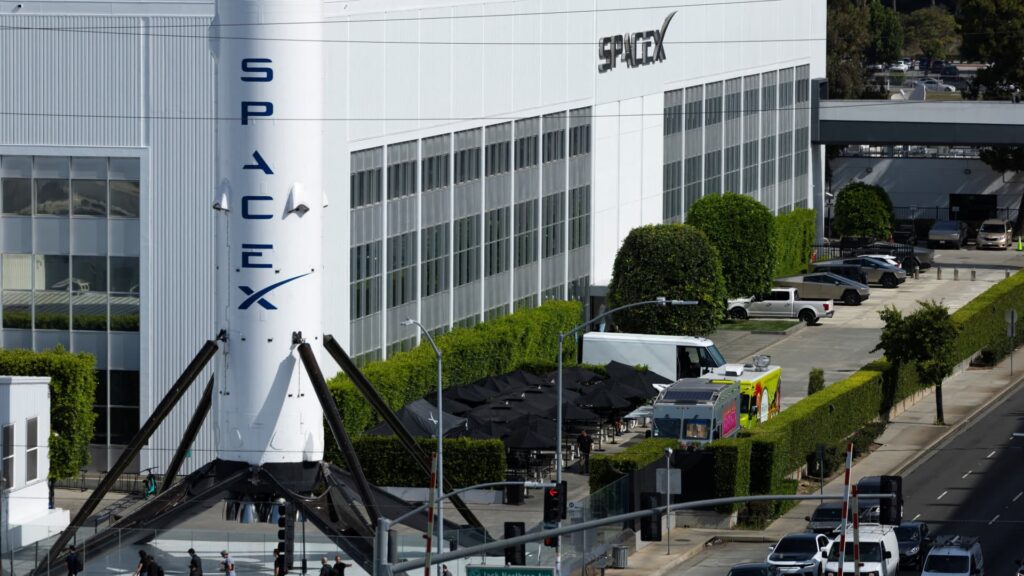 SpaceX needs to achieve 2 of its moonshots to keep valuation: Steve Westly