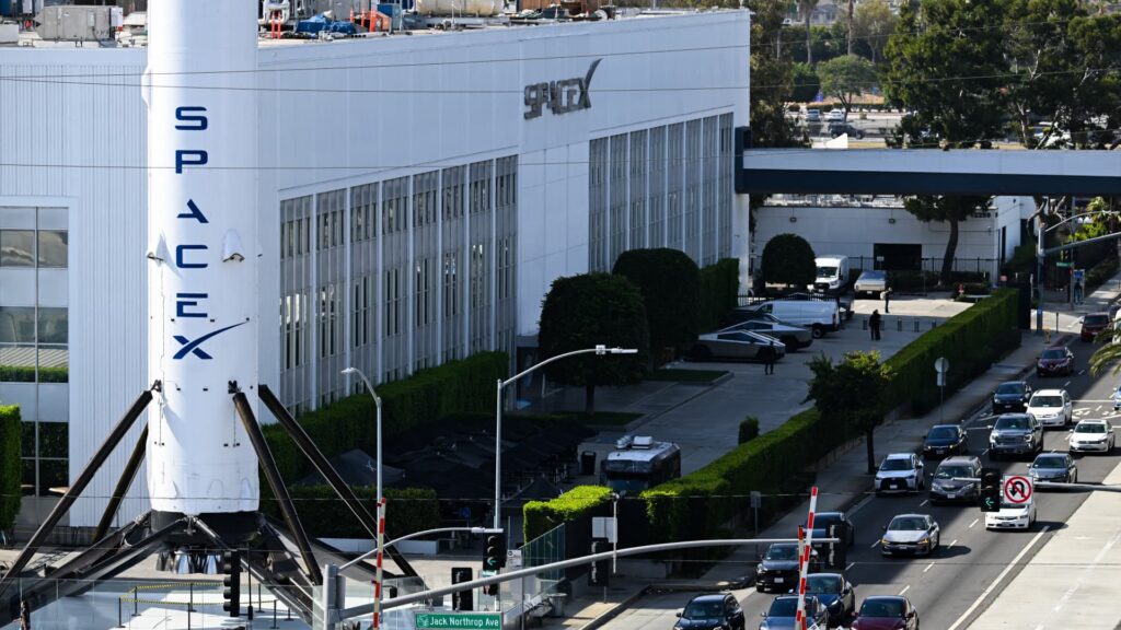 Small investors scrambled to get in on the SpaceX IPO, even as some believe the valuation is ‘stupid’