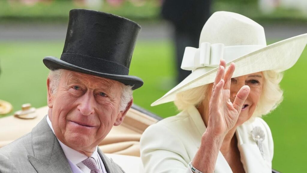 King to make history by publishing personal tax bill