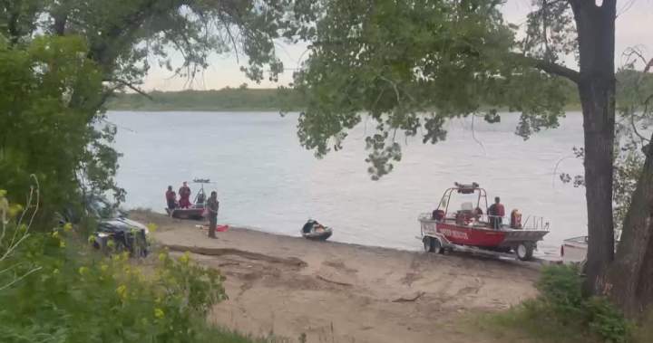 Crews search for missing jet ski rider who went over Saskatoon weir – Saskatoon