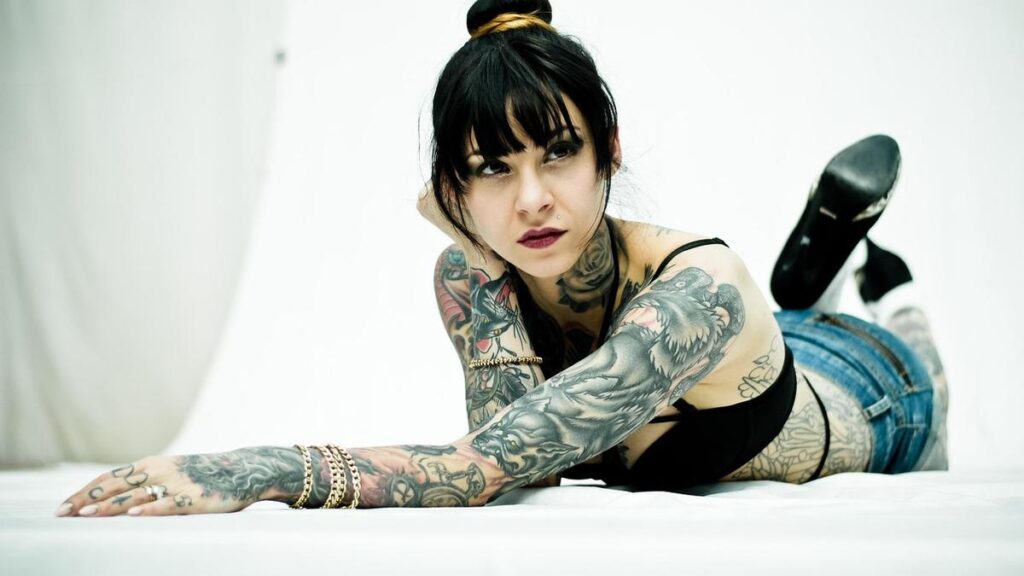 Anxiety Aunt: Help! My daughter wants to get a tattoo ‘sleeve’, how do I convince her it is a bad idea?