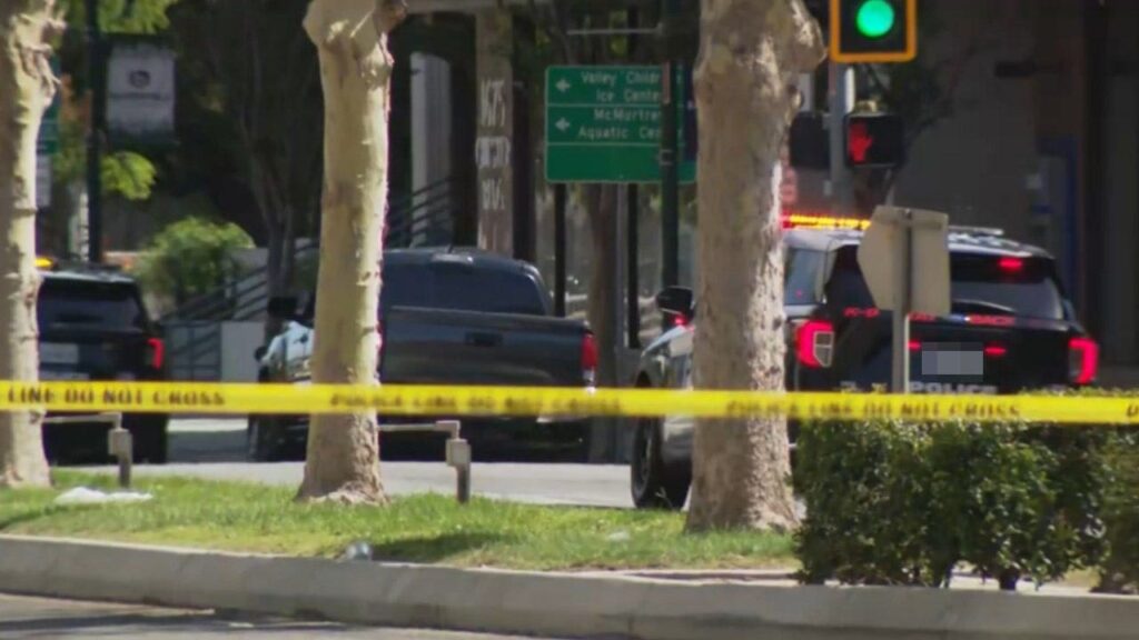 Bakersfield Chase Bank bomb threat suspect allegedly barricaded inside