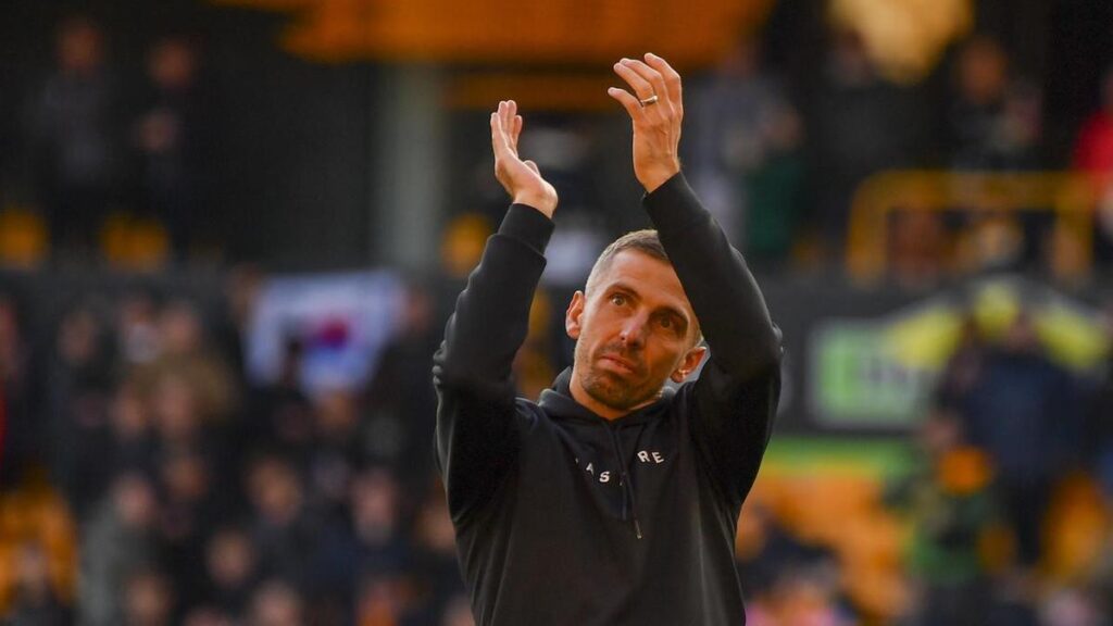Ipswich appoint ex-Norwich player as manager