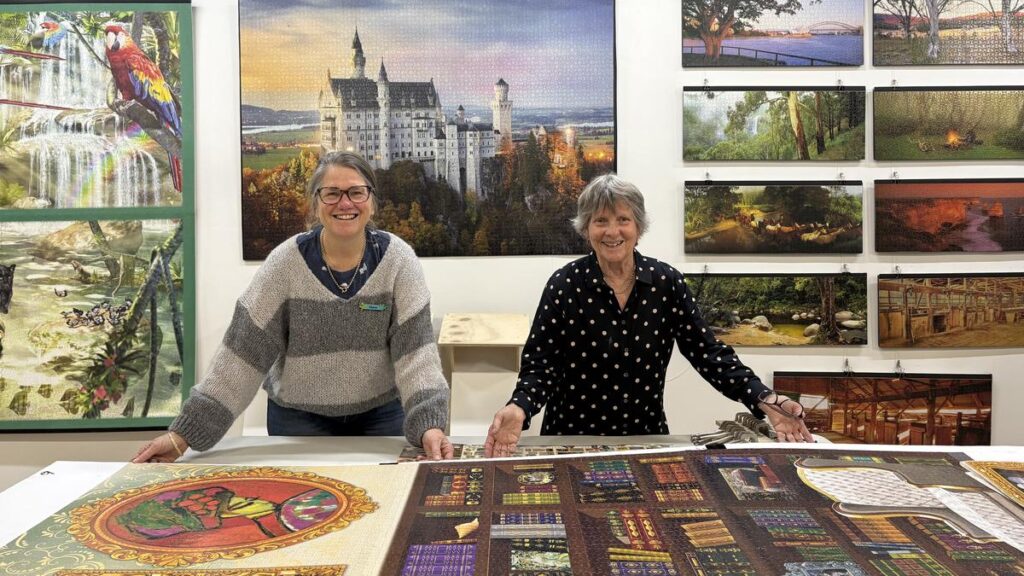 Puzzletown6255 pieces together grand opening