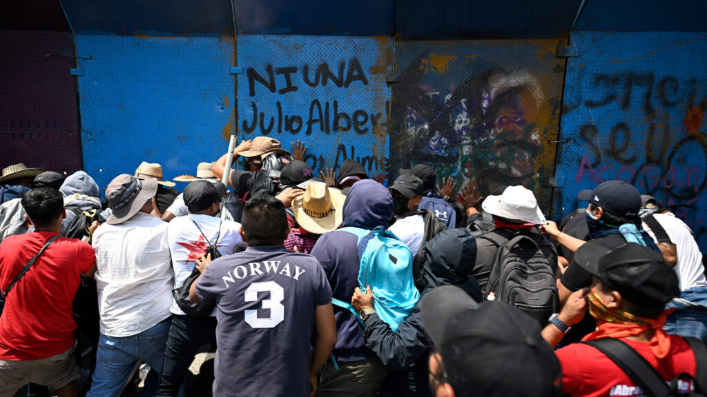 Mexican protesters clash with police ahead of the 2026 World Cup | Protests
