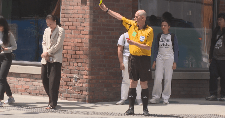 ‘Traffic referees’ officiating Toronto streets during rush hour