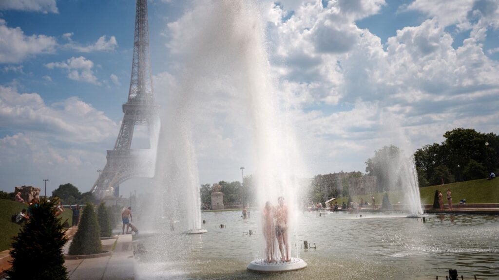 Record heat, crowds drive offseason boom in international travel