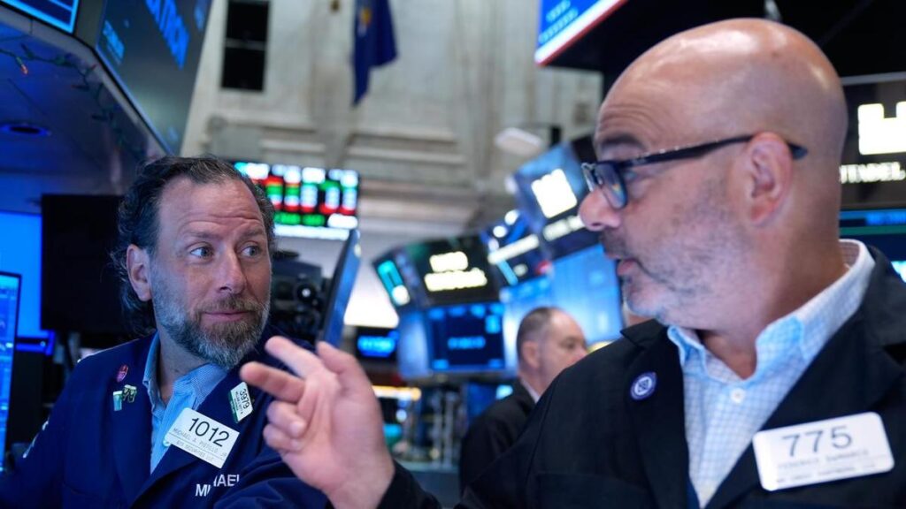 Wall St rises as chip stocks' gains offset Iran jitters