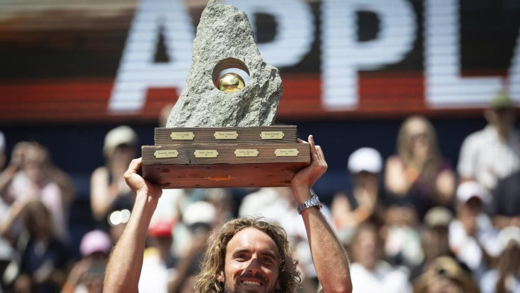 Tsitsipas ends Trophy drought with Swiss title win