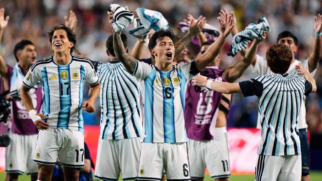 Argentina overcome 10-man Switzerland to make semis