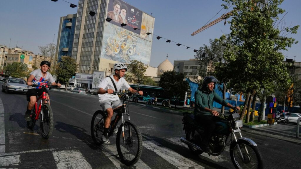 Trump warns of largest strikes on Iran yet as Tehran lashes out across Gulf | US-Israel war on Iran News